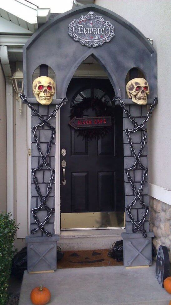 30 Mind-Blowing Halloween Door Decoration Ideas that Are Fun to Make