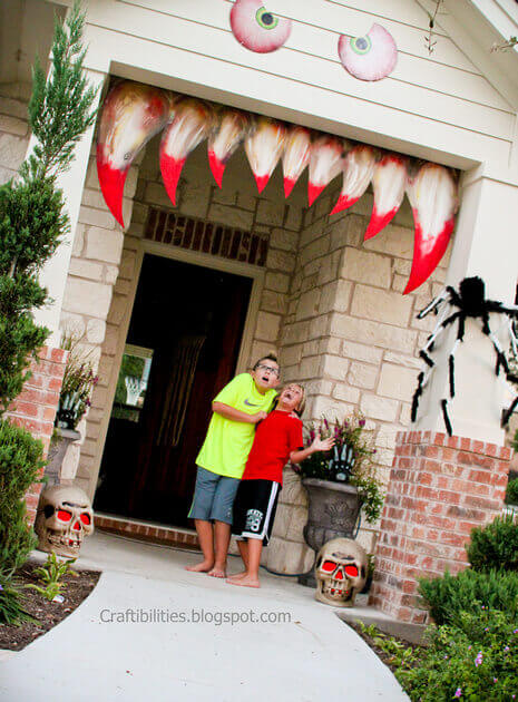 halloween door decoration clown creepy blowing mind sleeves