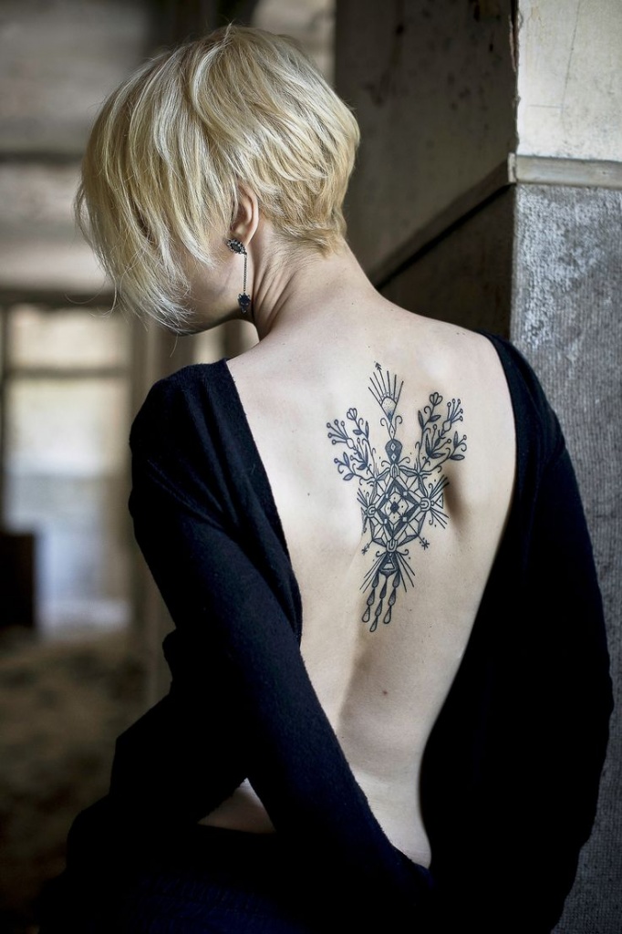 Tattoos For Women: 80 Cute and Amazing Back Tattoos For Women
