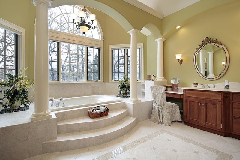 Master bath with columns and step up tub