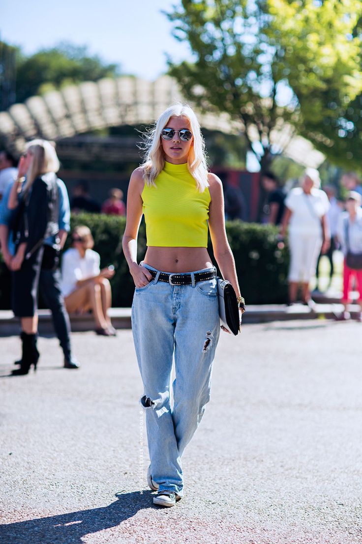 30 Stunning Crop Tops Outfit Ideas To Rock Your Style This Summer