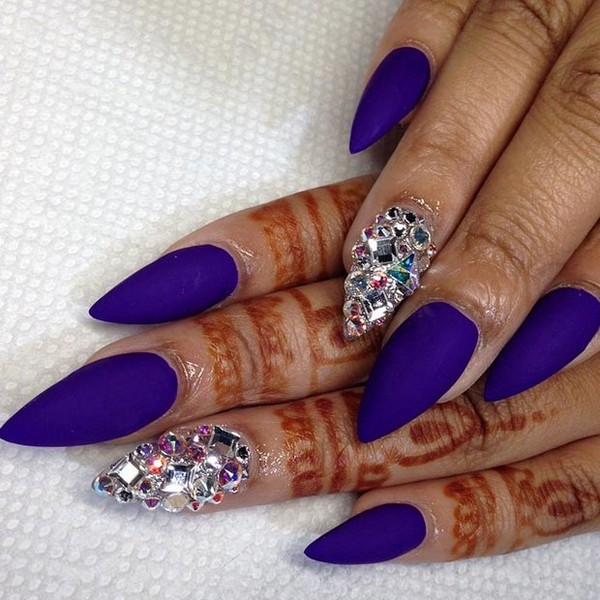35 Stunning Pointy Nail Designs That You Want To Try - Gravetics