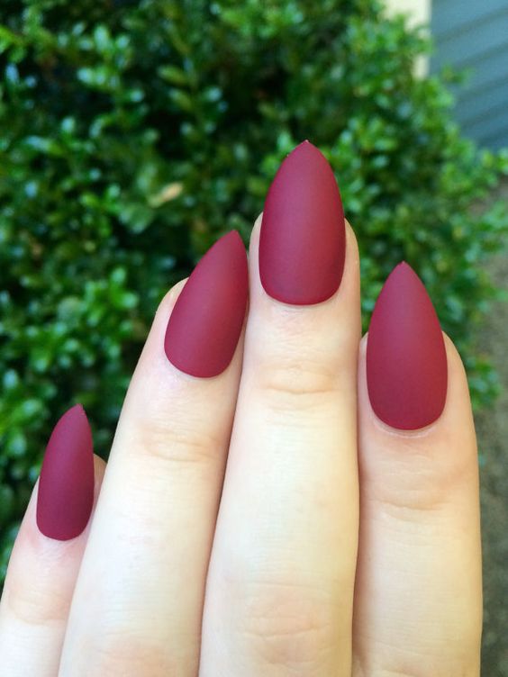 35 Stunning Pointy Nail Designs That You Want To Try 