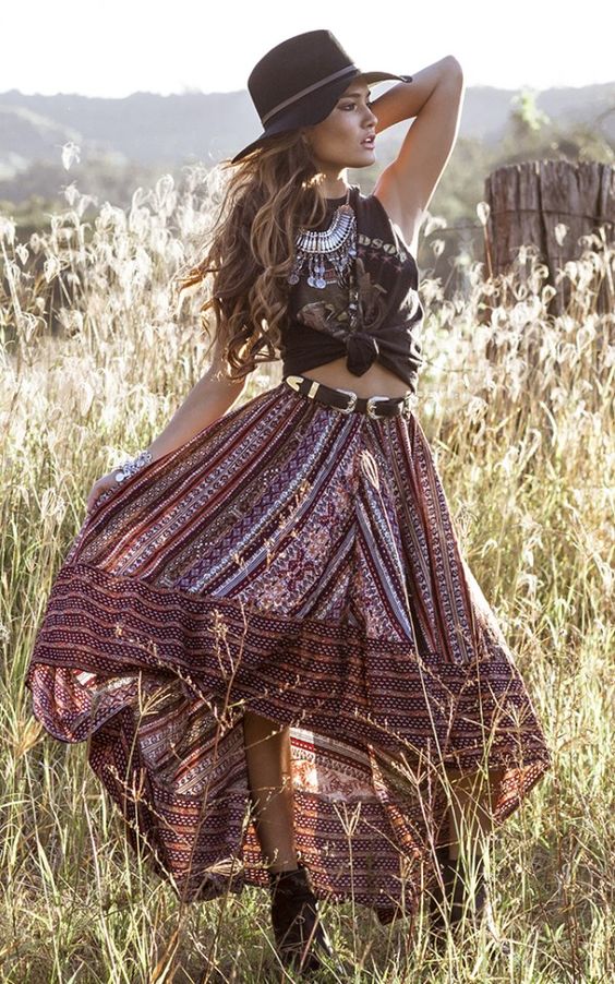 35 Adorable Bohemian Fashion Styles For Spring/Summer 2018/19 - Gravetics