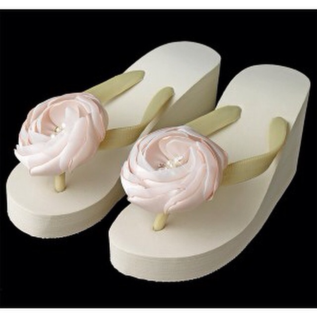 35 Stunning Beach Wedding Shoes for the Perfect Seaside Nuptials 14 Rose Bridal Flip Flops