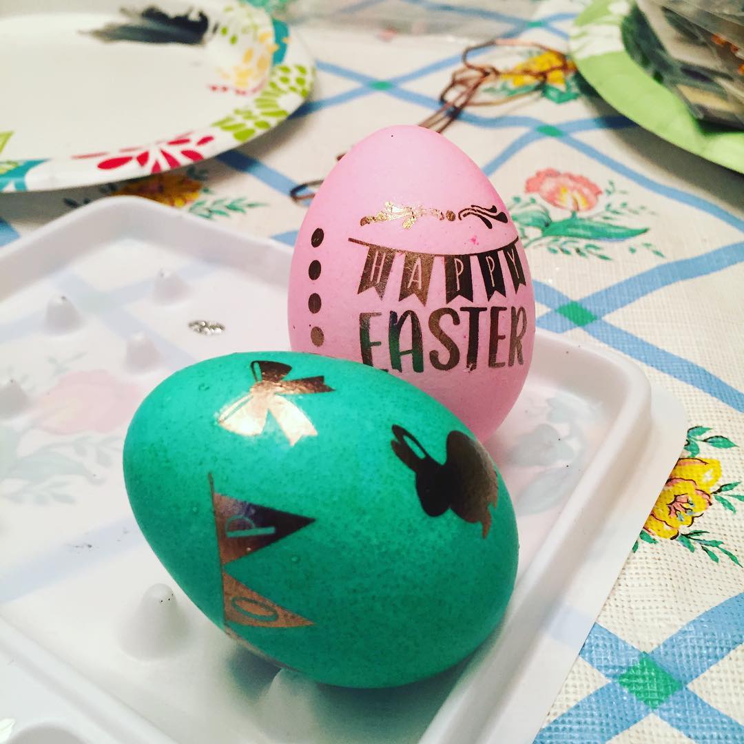 Classy Easter egg decorating #classy #easter #easteregg #crafty #easterbunny