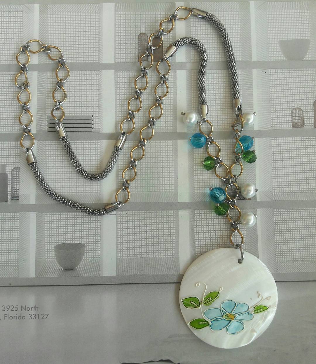 Mother of Pearl, Multicolor Necklace.