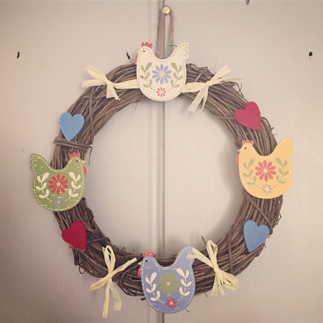 #easterwreath #chickens #cottage #cottagedecor #cottagestyle #countrylife #easterdecorations #cottagedoor