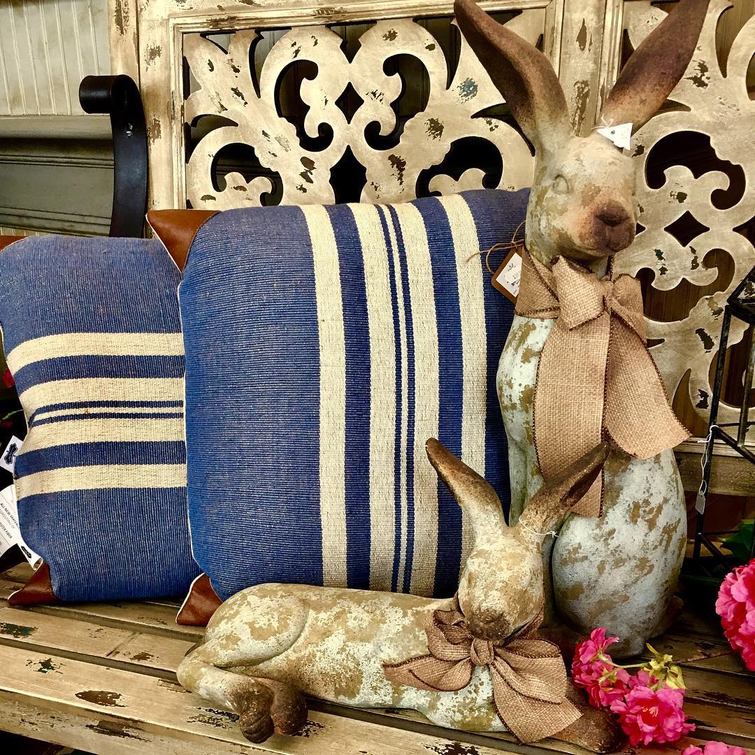 homedecor pillows bench gardenbench somethingspecial shopsmall bunny shopsmall shophometown weship bunnydecor