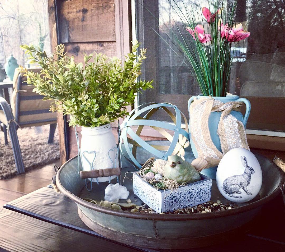 #porchdecor #porchtime #trays #chicmountainliving #cottage #cottagelife #cottagedecor #cottagestyle #cottagechic #cottageliving