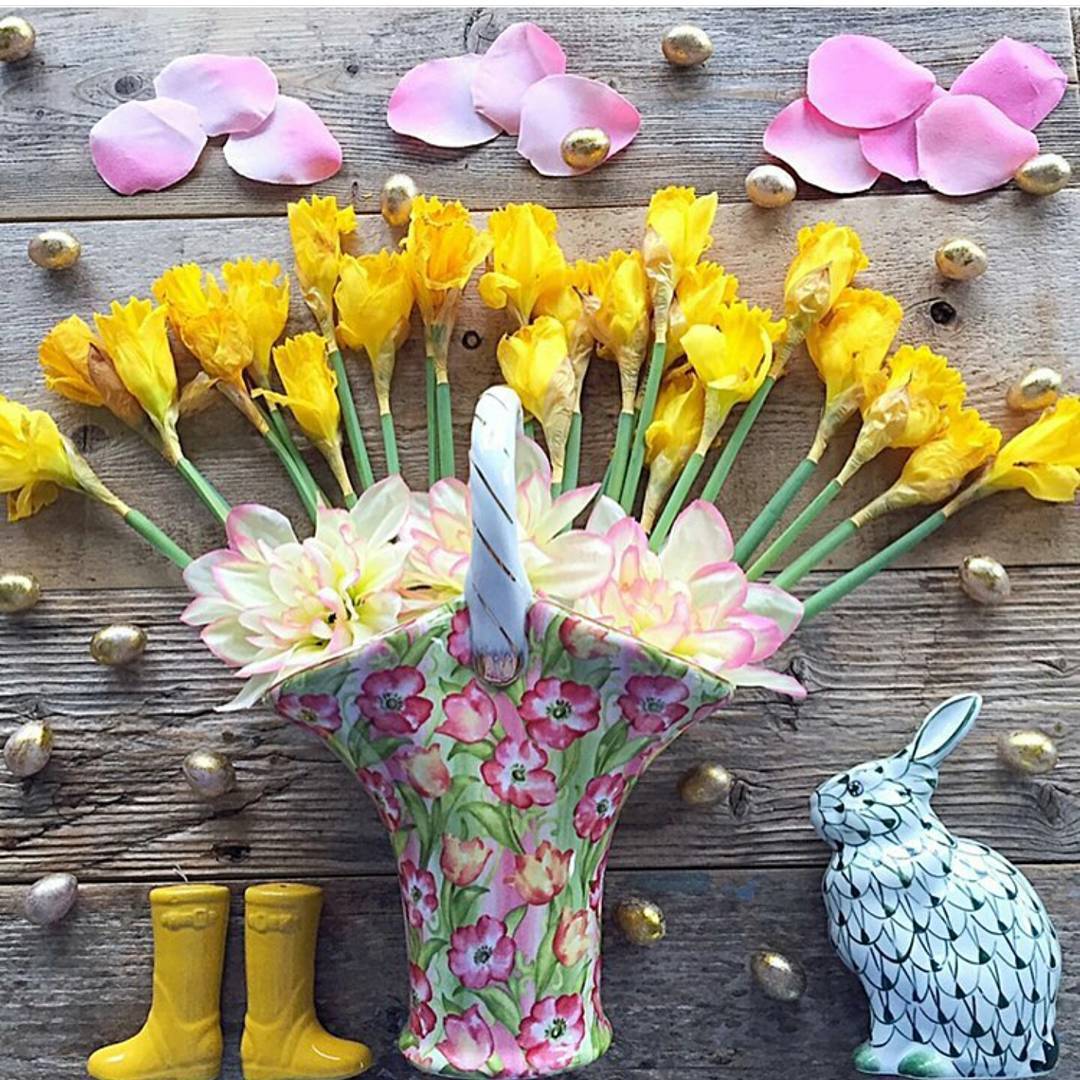 #spring #springtime #springdecor #springflowers #easter #easterdecor #bunny#daffodils #boots #yellow #yellowflowers #sopretty #love