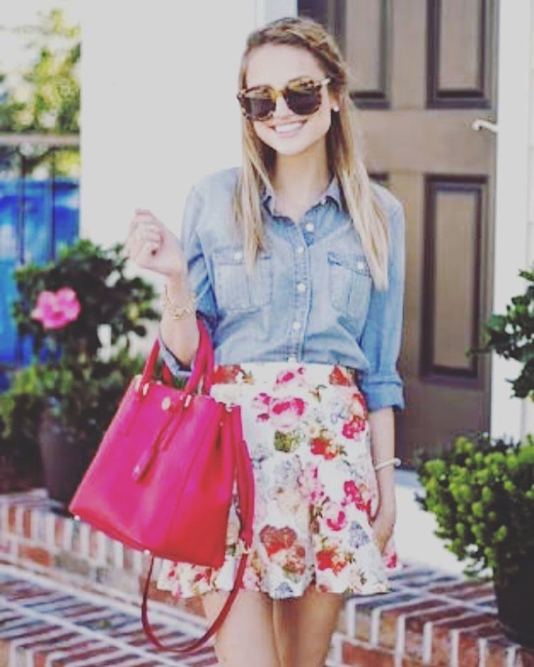#summeroutfits #flowerskirt #jeans