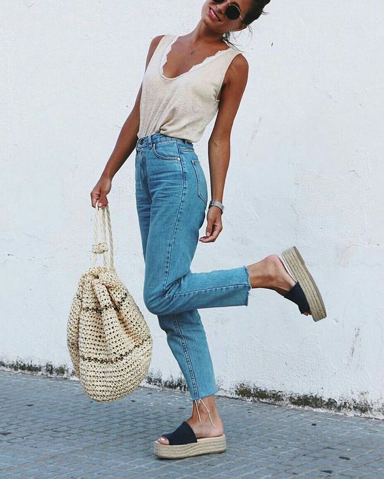 Perfect summer casual outfit #fashion #fashionweek #fashionista #fashionicon #fashionblogger #blogger#clothes #style #summer #summeroutfits #holiday #holidayoutfits #blue #girl #shopping #cute #