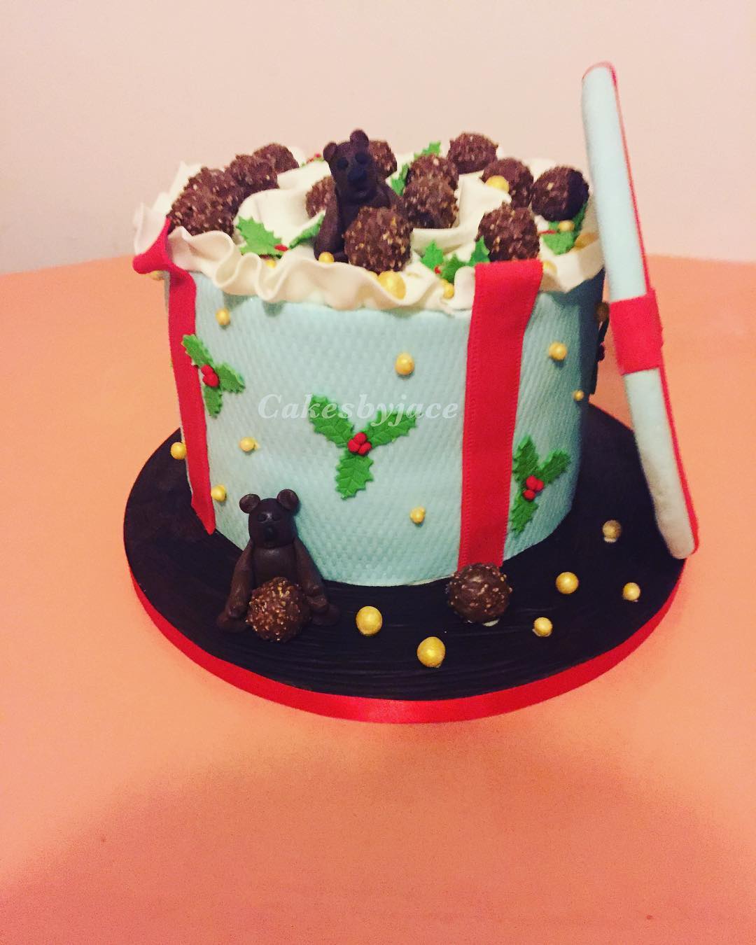 #christmascakes #cakesbyjace #cakes