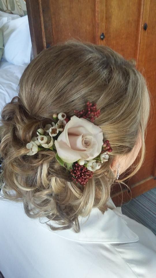 Bridal Messy Bun With Flowers