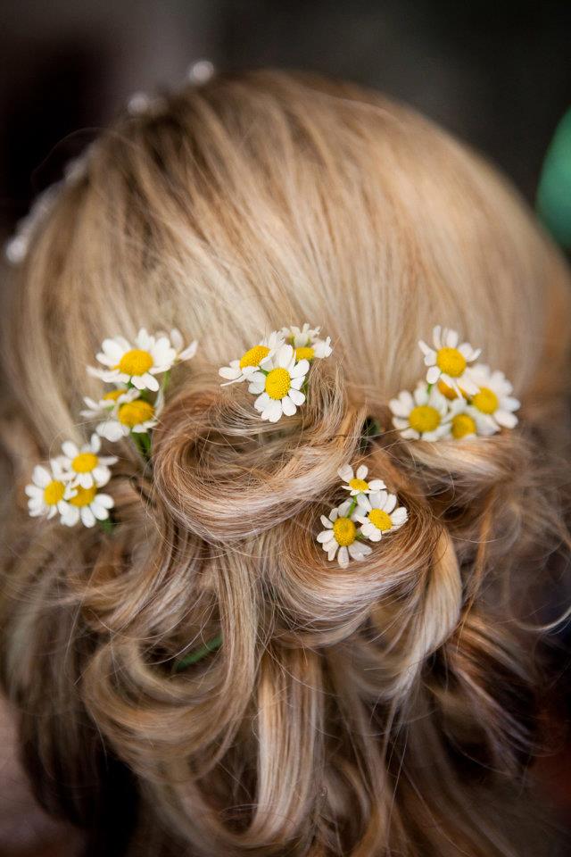 Messy Curls Decorated With Small Flowers