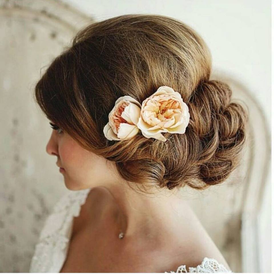 60 Engaging Wedding Hairstyle with Fresh Flowers That Will 