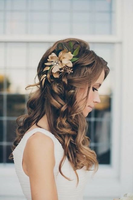 Stunning Half Up Half Down Hairstyle Decorated With Flowers