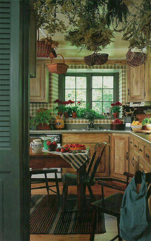 Vintage Farmhouse Kitchen Decor