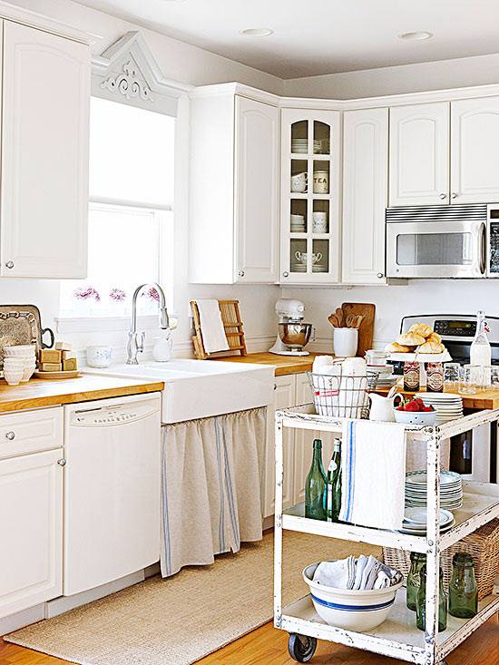 White Theme Kitchen Decor