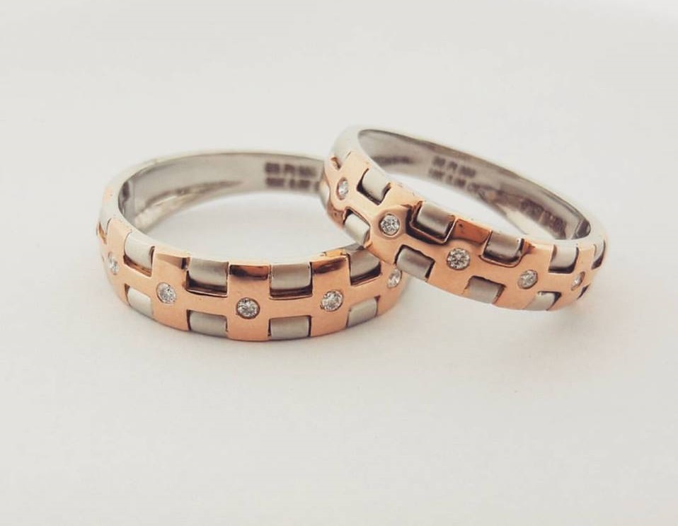 Attractive Pair Of Platinum & Rosegold With Diamonds Studded Couple Rings