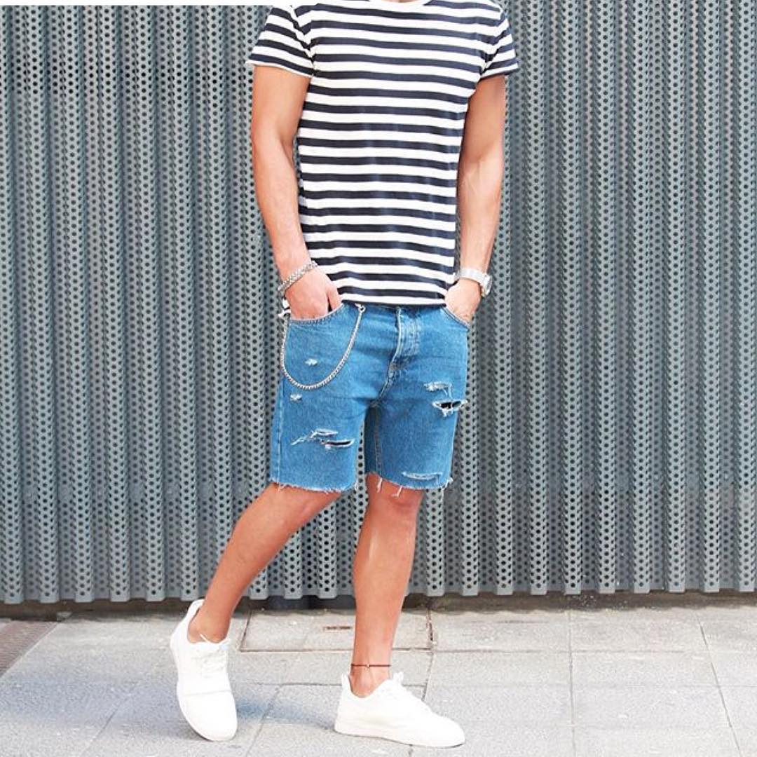 Black & White Stripes T-Shirt With Jeans