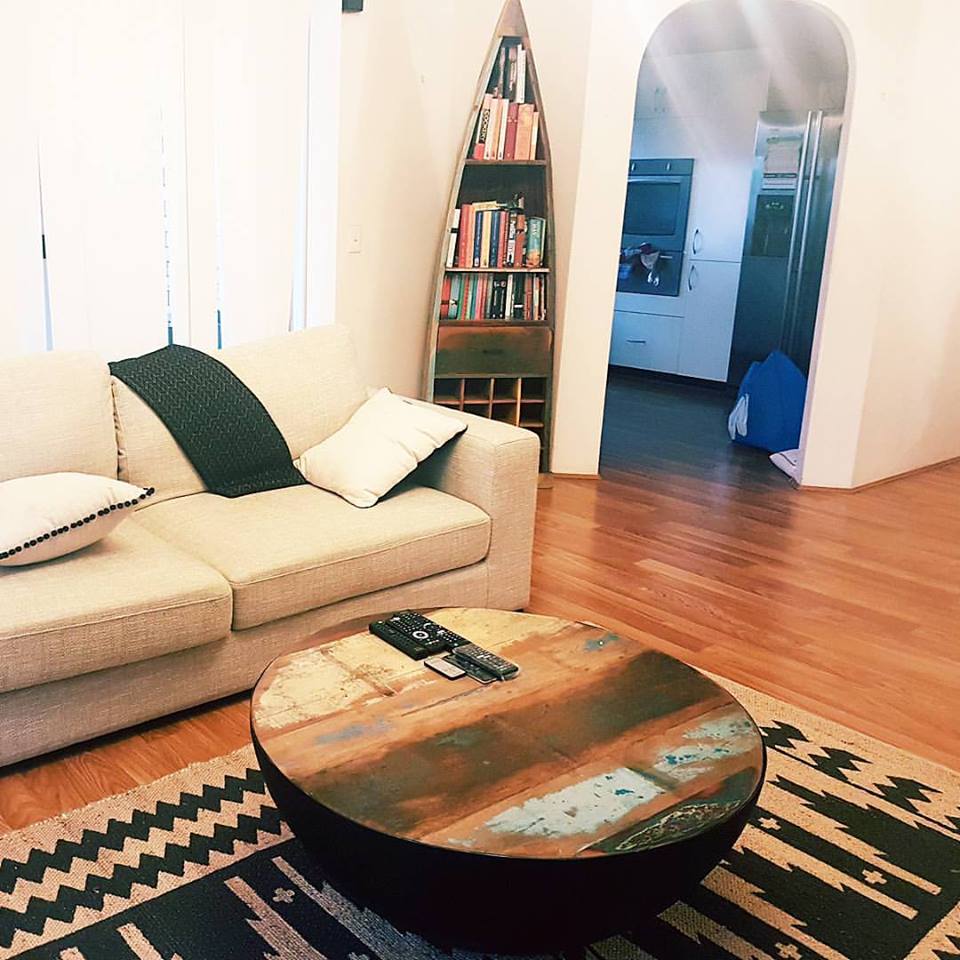 DIY Coffee Table With Recycled Boat As Book Rack