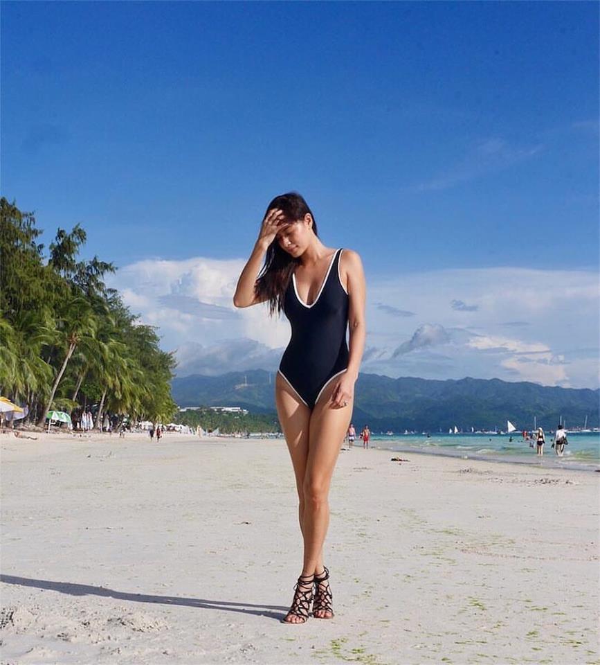 Elegant Black Beach Monokini With High Heels