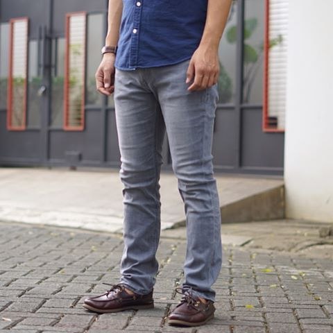 Skinny Stretch Grey Washed Jeans With Blue Shirt