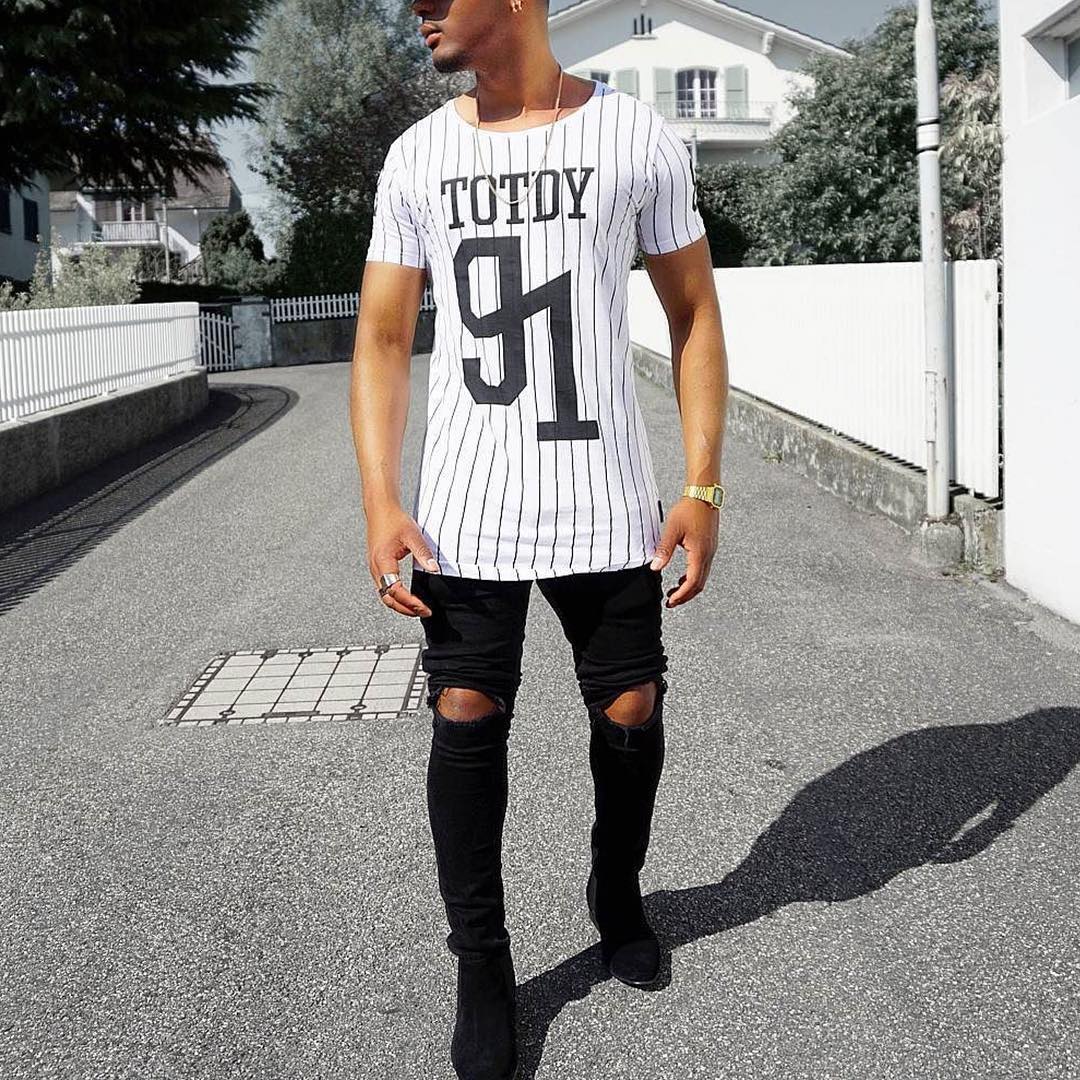 Stripes T-Shirt With Black Ripped Jeans