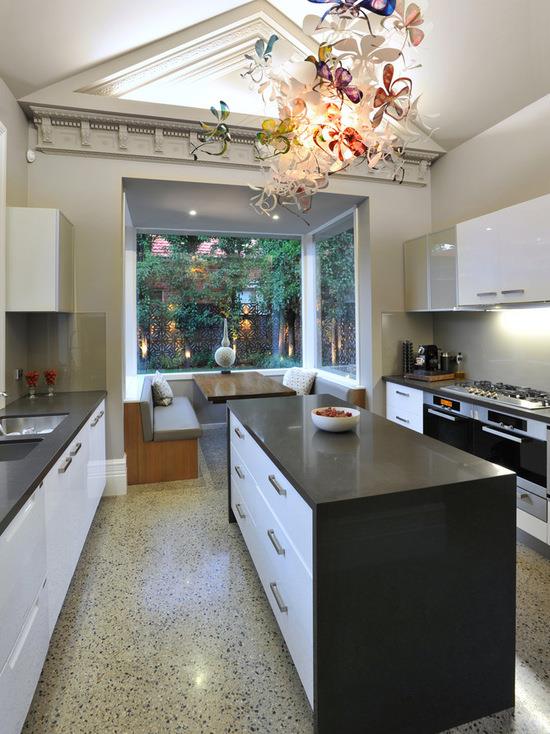 Amazing Breakfast Nook Space With Beautiful Chandelier