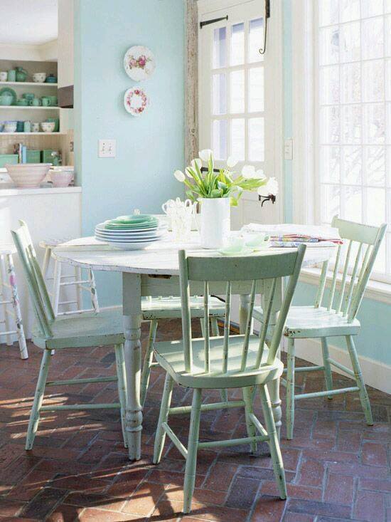 Breakfast Nook Space In Vintage Kitchen