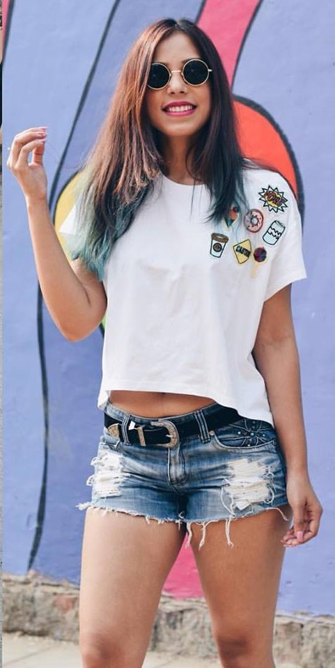 Casual White Top With Denim Shorts & Sunglasses
