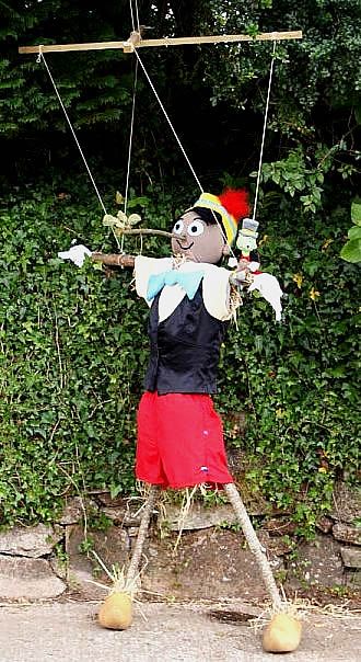 DIY Scarecrow