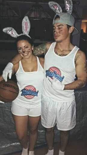 DIY Bugs Bunny & Lola Bunny Halloween Couple Costume!