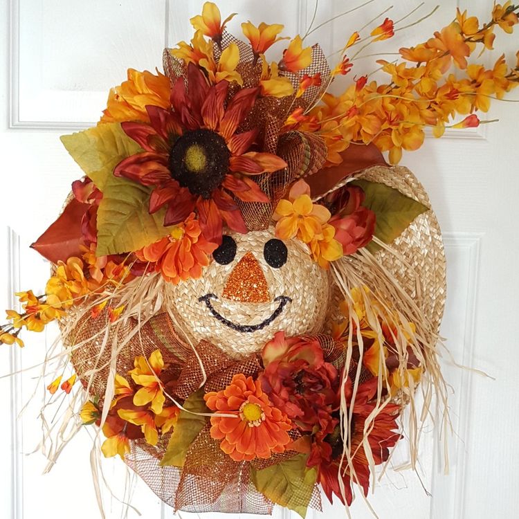 Happy scarecrow straw hat wreath.