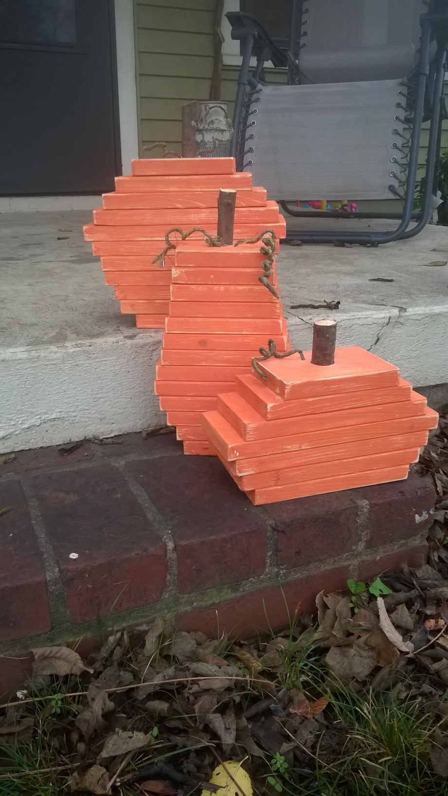 Pallet pumpkins.