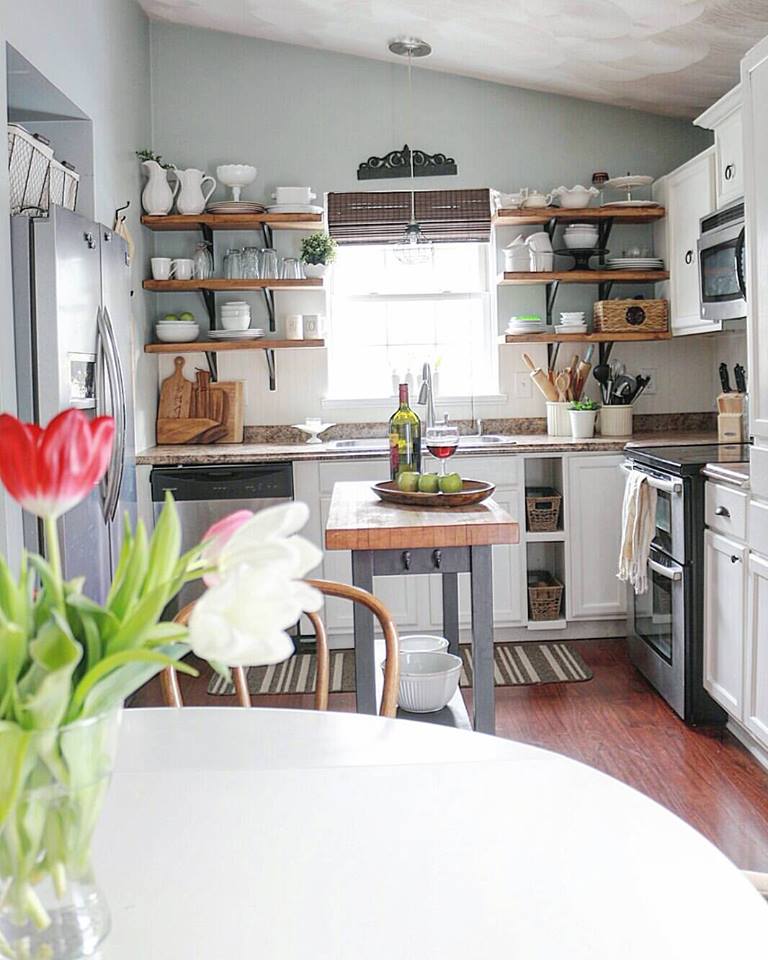 Perfect Organization In Tiny Kitchen