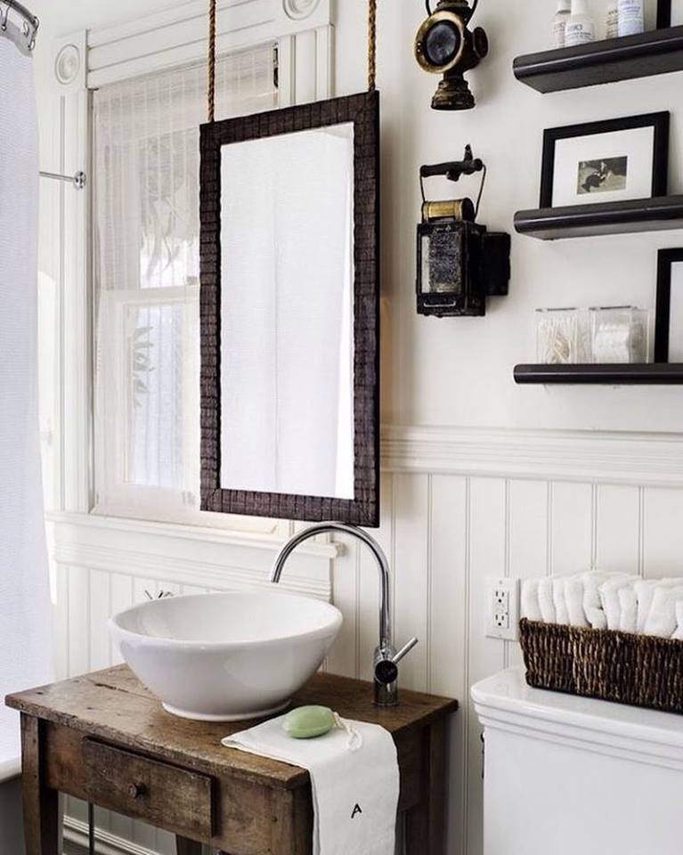 Pretty Little Rustic Bathroom