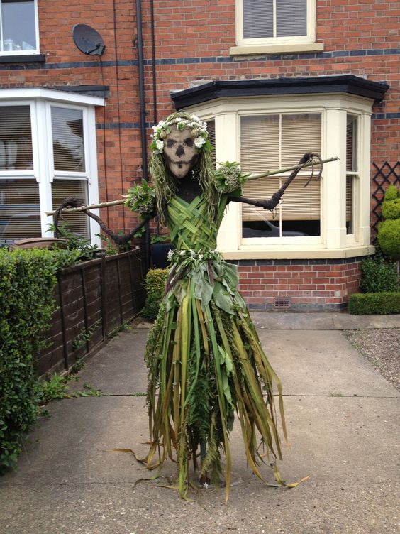 DIY Scarecrow