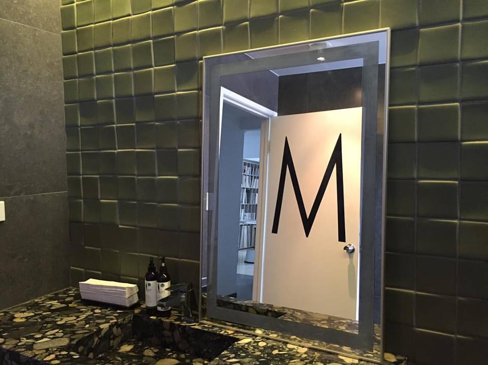 Unique Stone Wall For Modern Bathroom