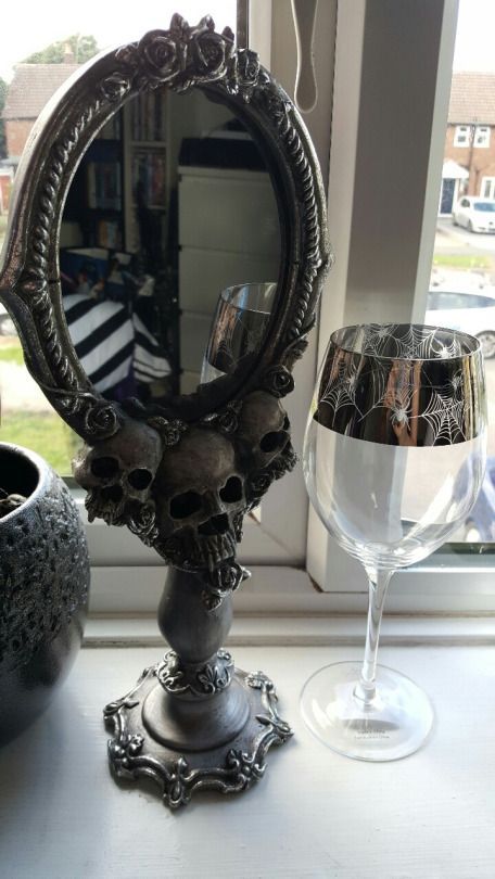 36 Dramatic Home Gothic Décor Design Ideas that Reek of Boldness 10 Cryptic Shenanigans