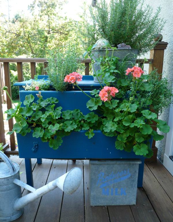 Dresser Planter