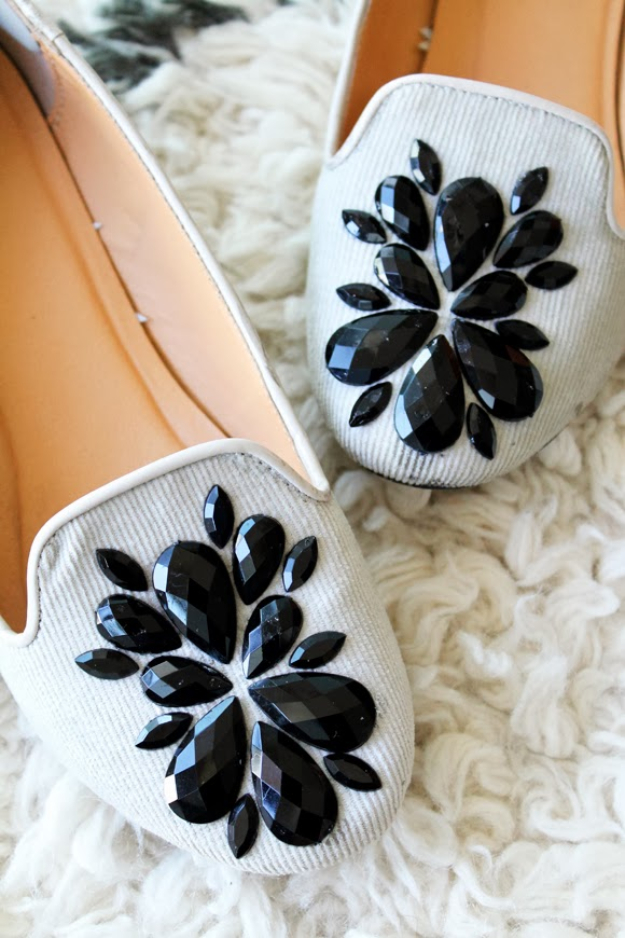 35 Amazing DIY Shoe Decorating Ideas To Get A Unique Footwear Collection