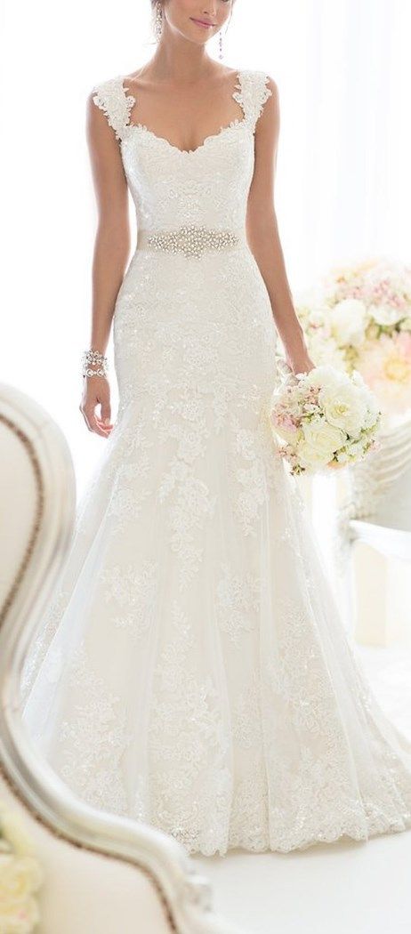 Elegant Off-Shoulder Crystal Lace Wedding Dress 2018