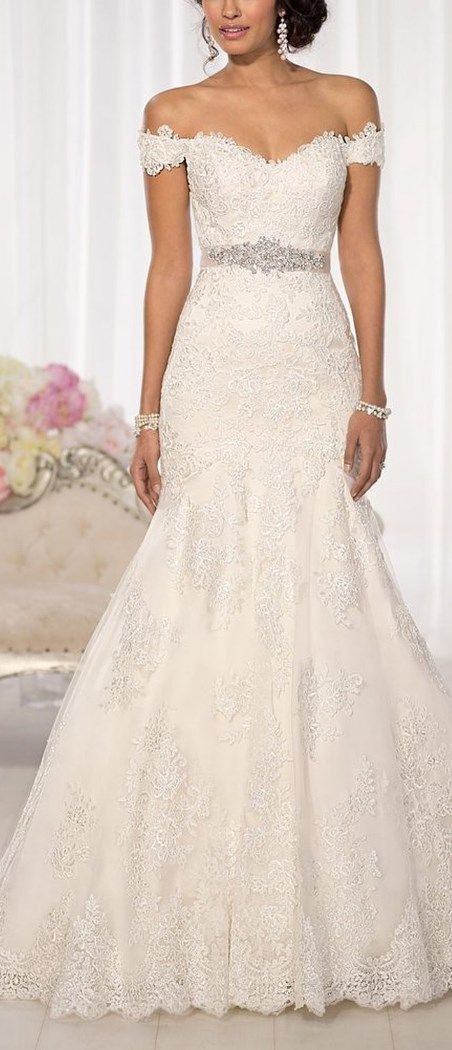 Elegant Off-Shoulder Crystal Lace Wedding Dress