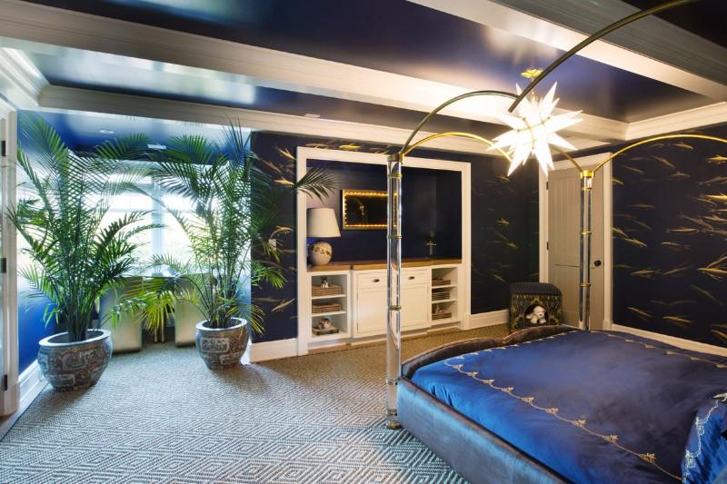 Supereb Master Bedroom Design With Indoor Plant And Chandelier