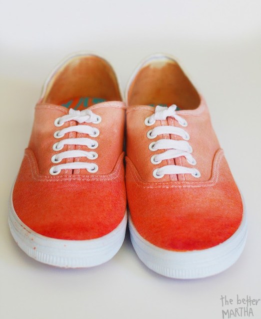 Turn plain white canvas shoes into gorgeous ombre sneakers
