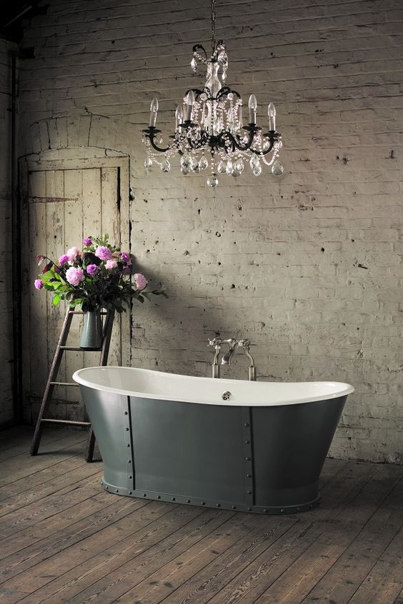 Brunel cast iron roll top bath