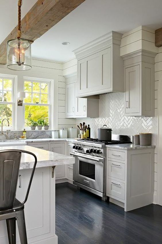 55 Stunning Woodland Inspired Kitchen Themes to Give Your Kitchen a Totally New Look